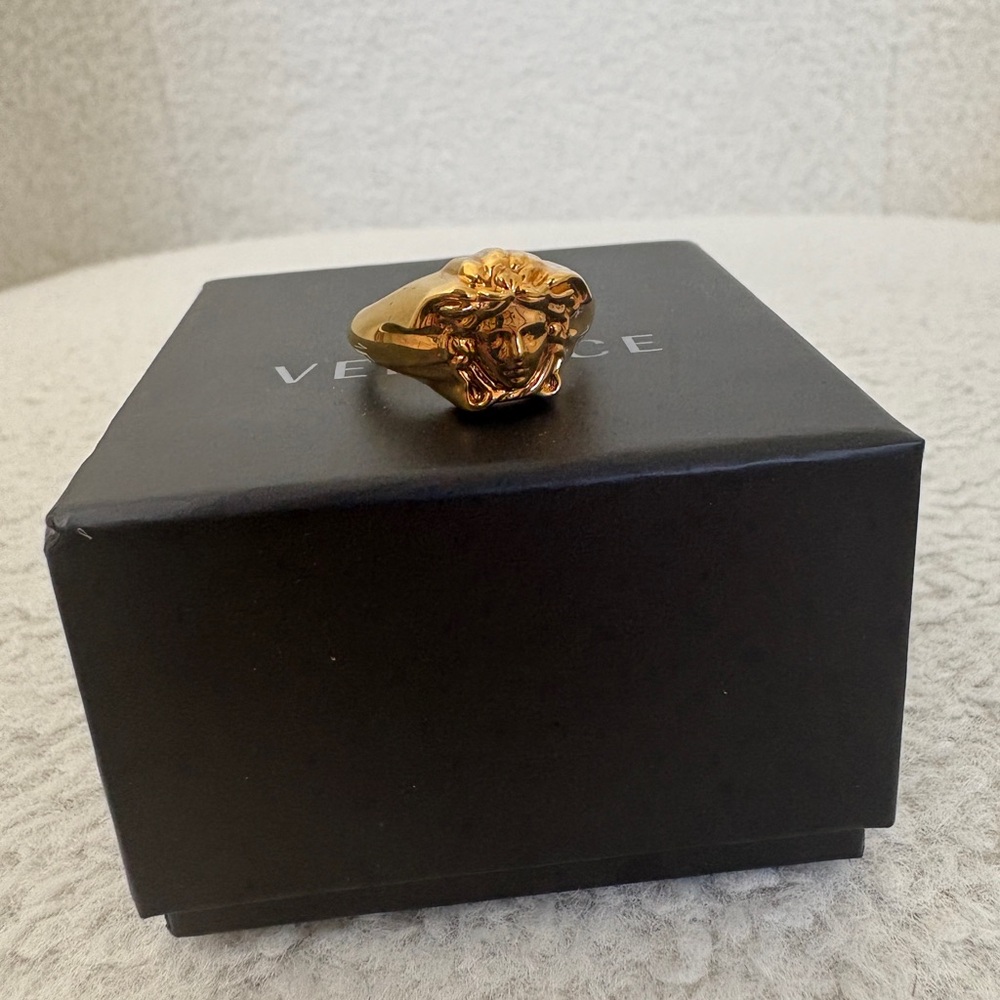 ❌sold-Versace Gold Medusa Ring Size 17